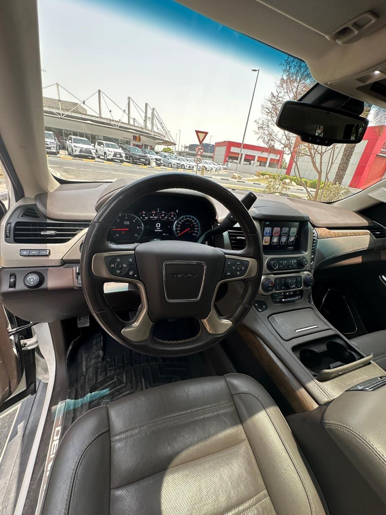 GMC Yukon Denali 6.2L (8 Seater)