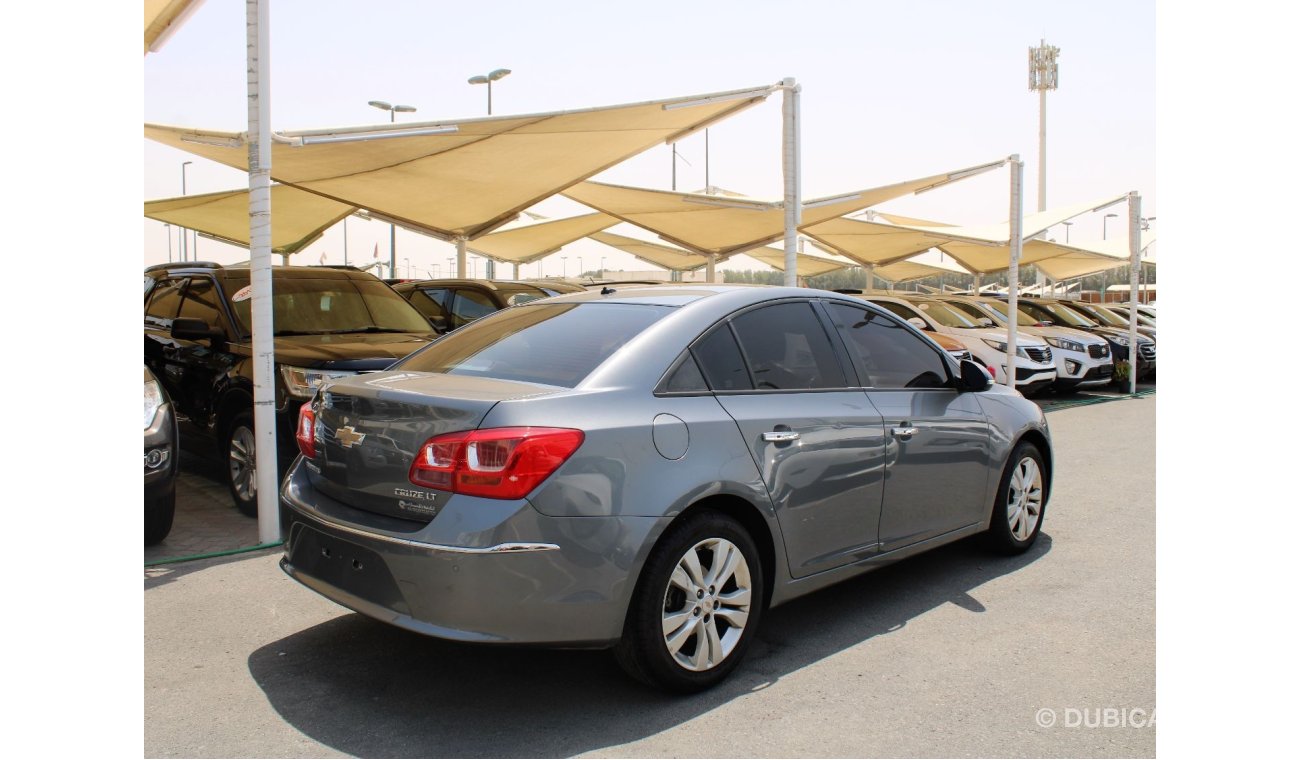 Chevrolet Cruze ACCIDENTS FREE - GCC - FULL OPTION - CAR IS IN PERFECT CONDITION INSIDE OUT