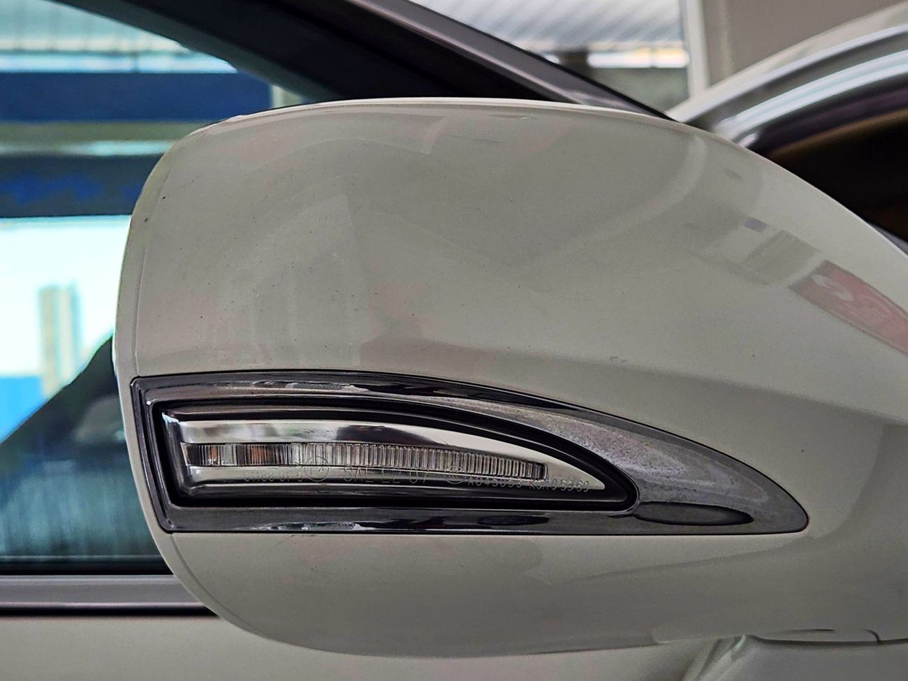 Lexus LS 600 Hybrid - VIP fully loaded with long wheel base and massaging chair