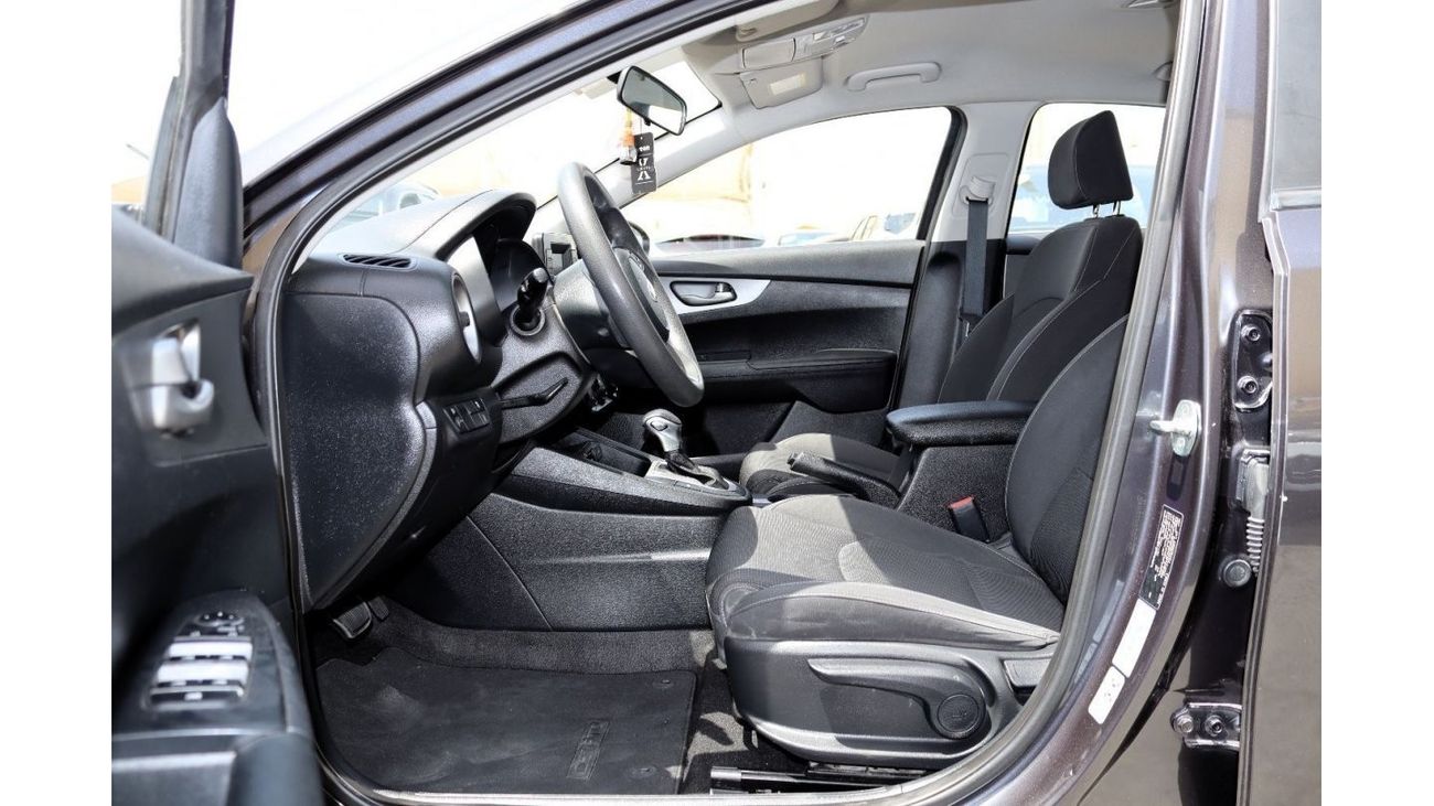 كيا سيراتو EX خالية من الحوادث - خليجي - مكينة 1600 سي سي - بحالة الوكالة من الداخل والخراج