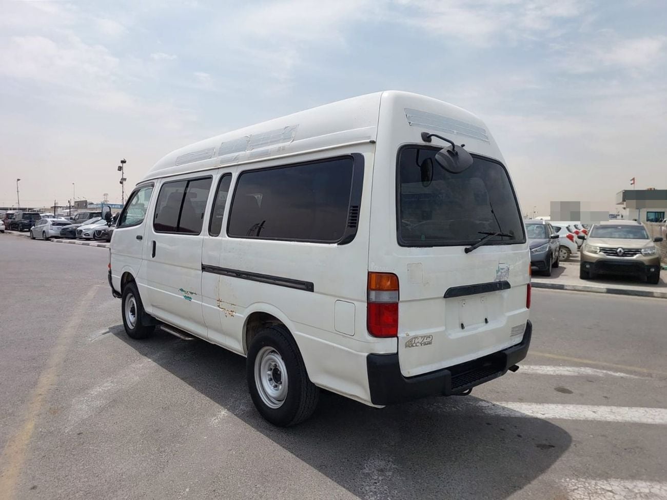 Toyota Hiace TOYOTA HIACE COMMUTER VAN RHD 2001 MODEL 3.0 L DIESEL AUTOMATIC(PM02185)