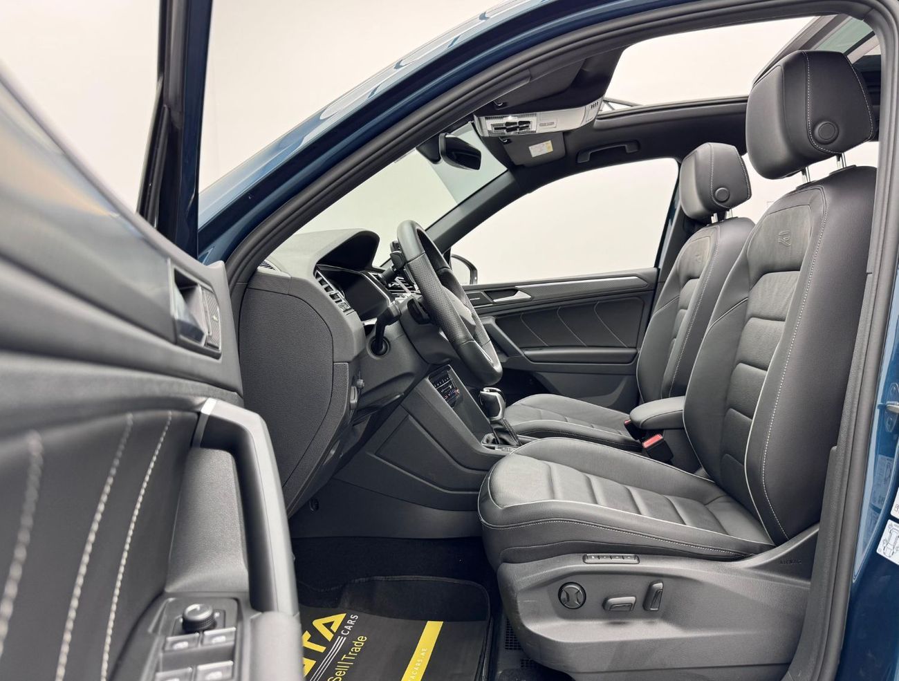 Volkswagen Tiguan R-Line 2.0L 2024 Volkswagen Tiguan R-Line, 2027 VW Warranty + Service Contract, Full VW Service Hist