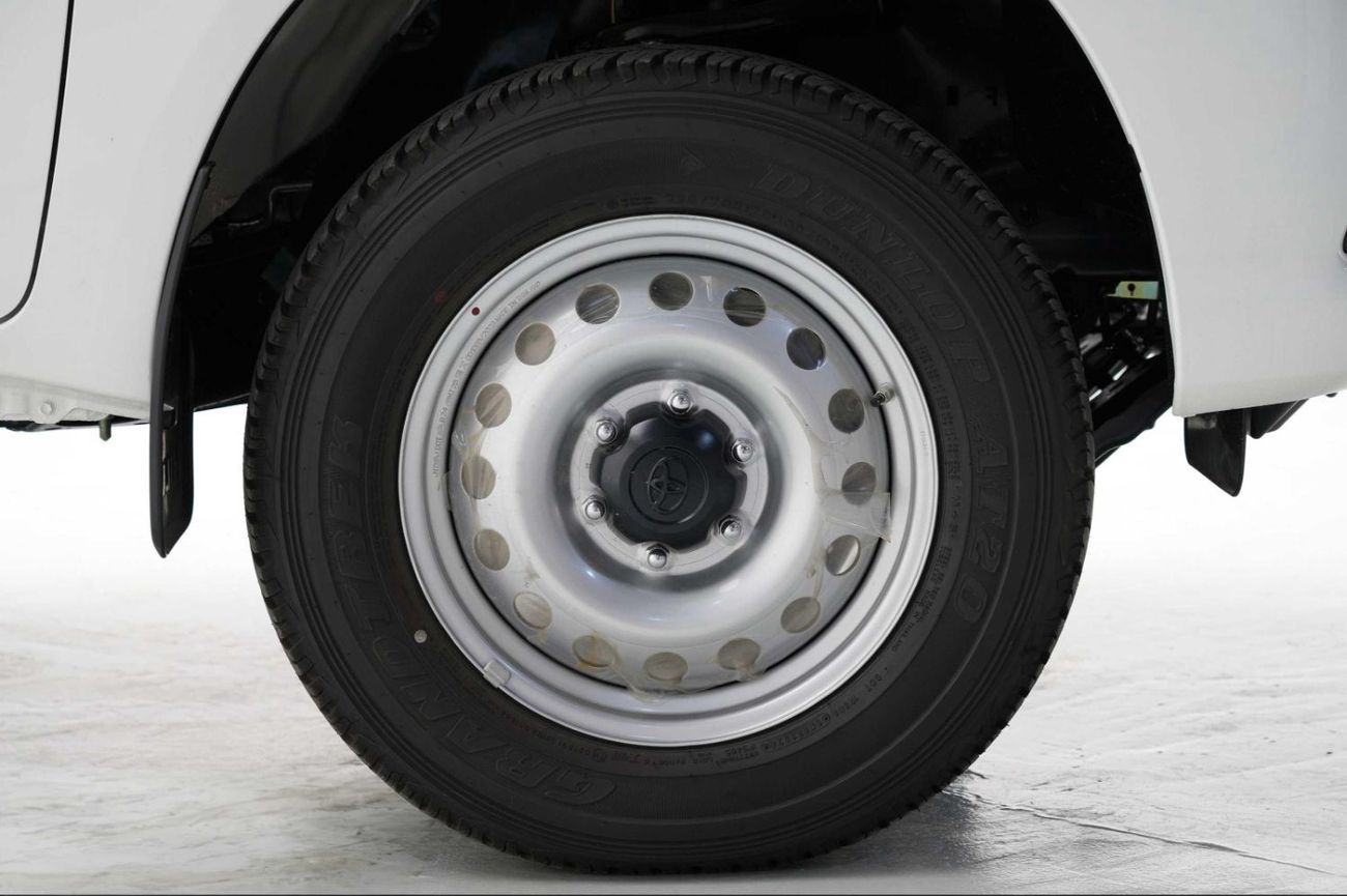 تويوتا هيلوكس 2.7L 4X4 S/C STD(i) M/T PETROL