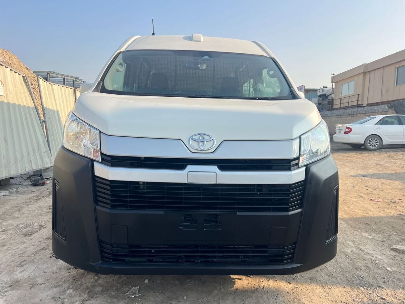 تويوتا هاياس DLS - STD ROOF
