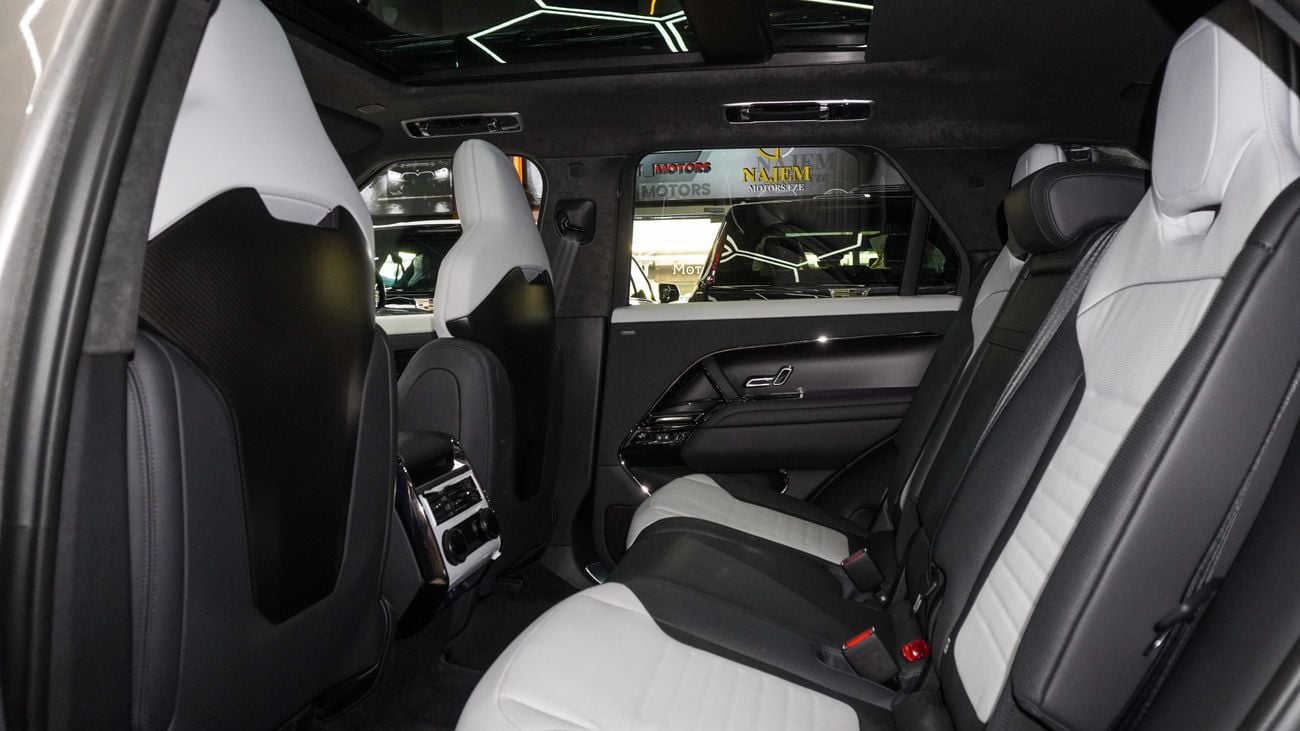 Land Rover Range Rover SVR