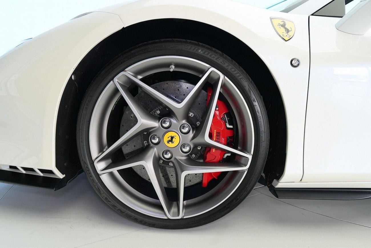 Ferrari F8 Spider STD