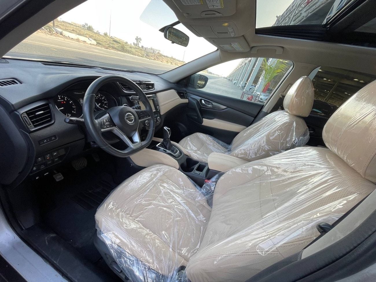 Nissan Rogue SV / 2.5L V4 / PANORAMIC SUNROOF / RADAR / 360 CAMERA / LINE KEEP ASSIST / REMOT START