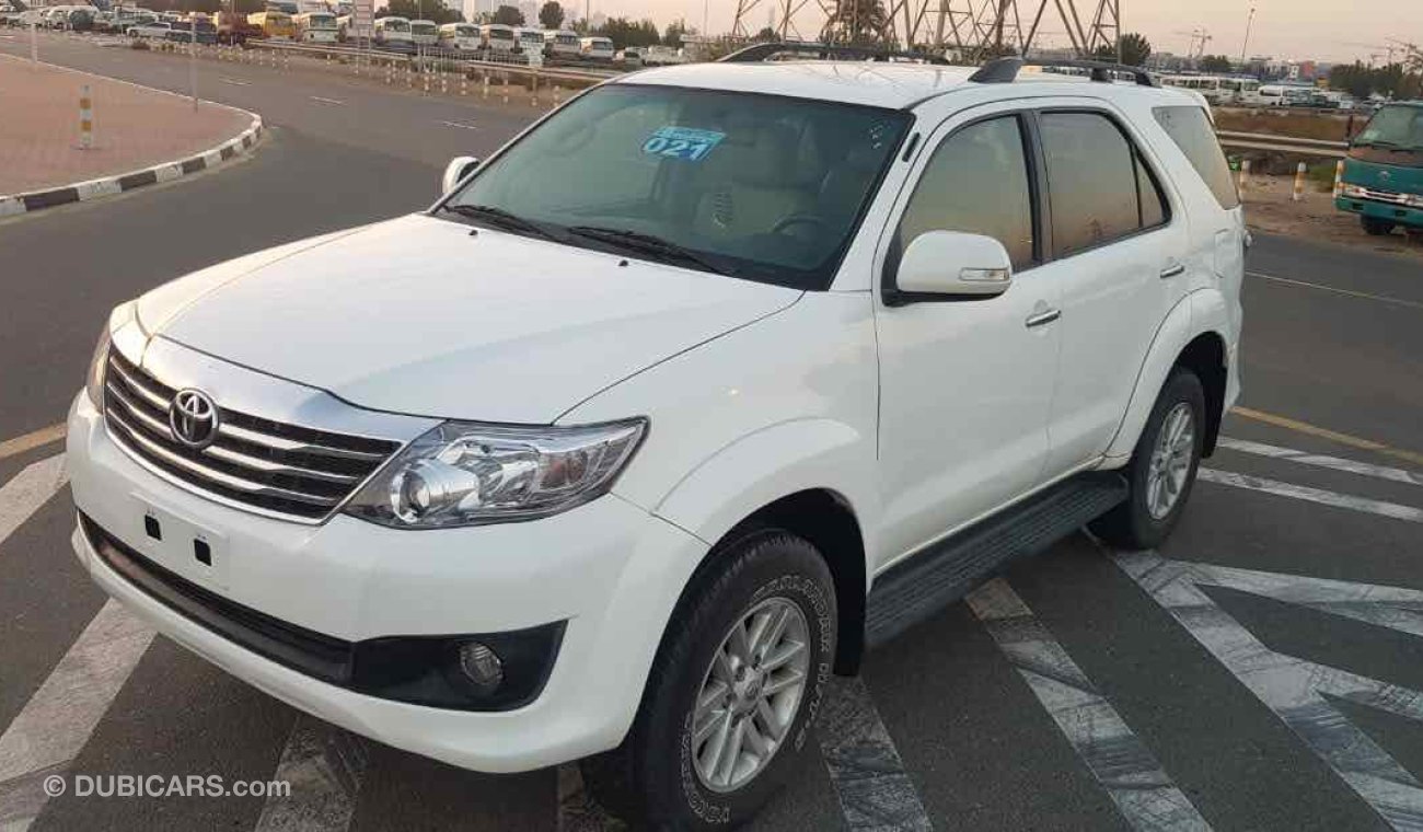 Toyota Fortuner fresh and very clean inside out and ready to drive