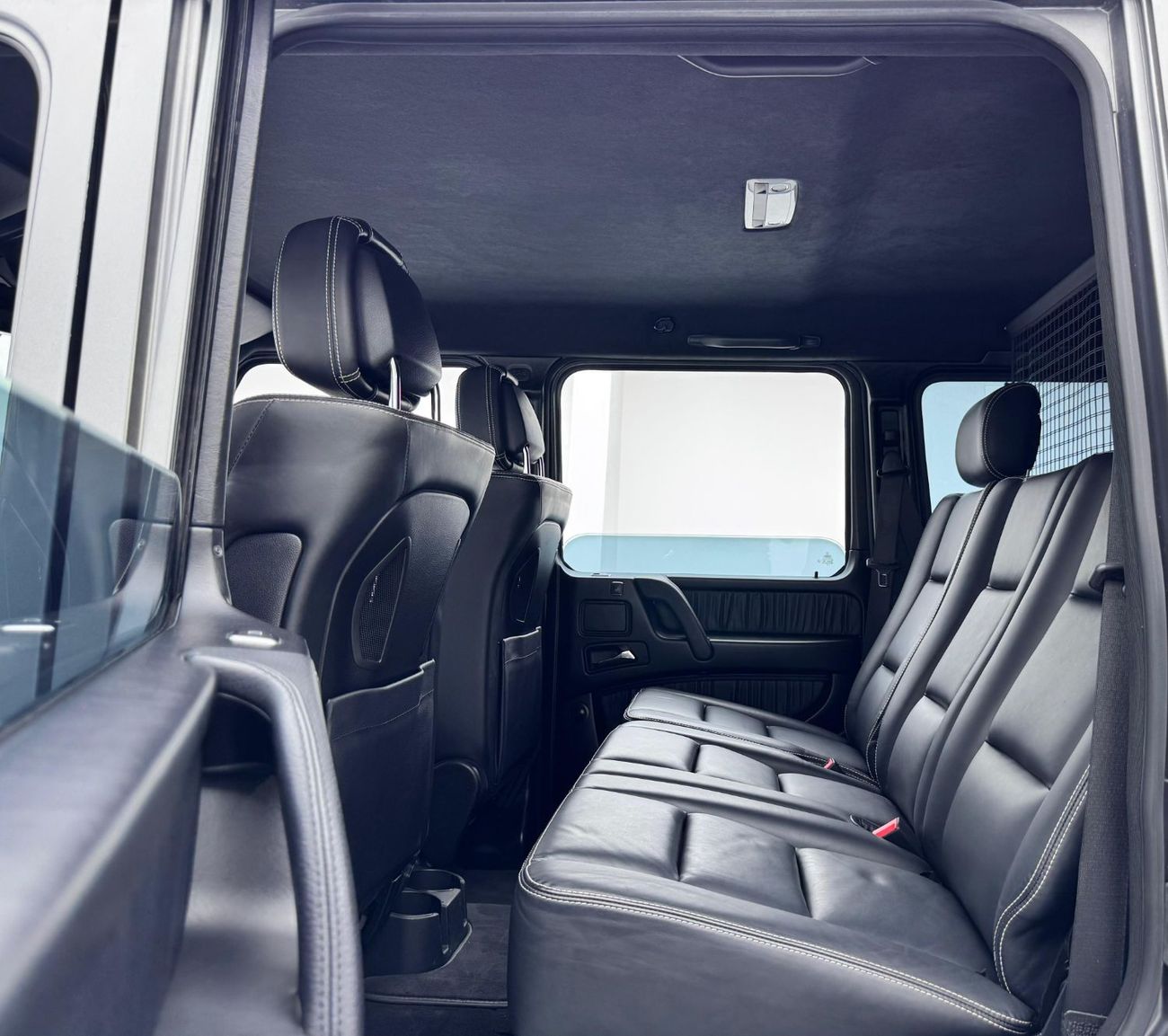 Mercedes-Benz G 500 Std 4.0L (422 HP) 2017 Mercedes-Benz G 500, wrapped in silver matt, Full Service History, GCC