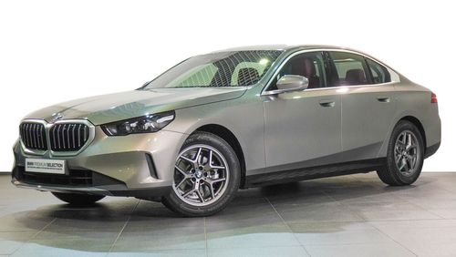 بي أم دبليو 520i