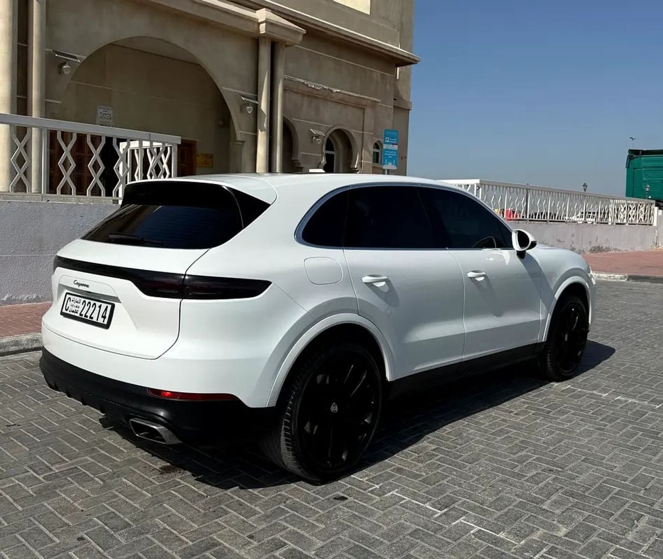 Porsche Cayenne STANDARD LOW MILEAGE + 1 YEAR SERVICE CONTRACT