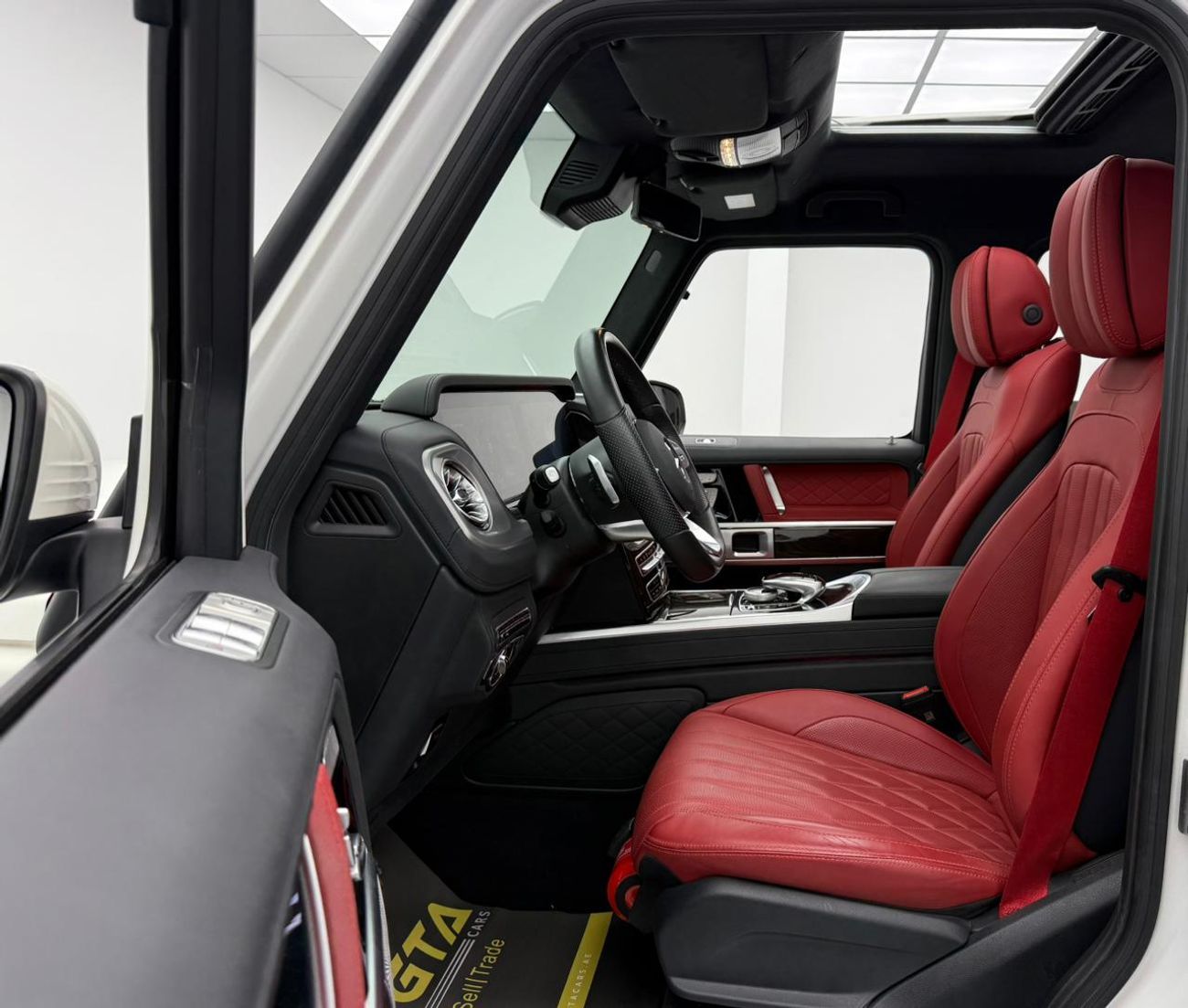 مرسيدس بنز G 500 2023 Mercedes Benz G500, Mercedes Service Pack, Very Low Km, Fully Loaded, Excellent Condition, GCC