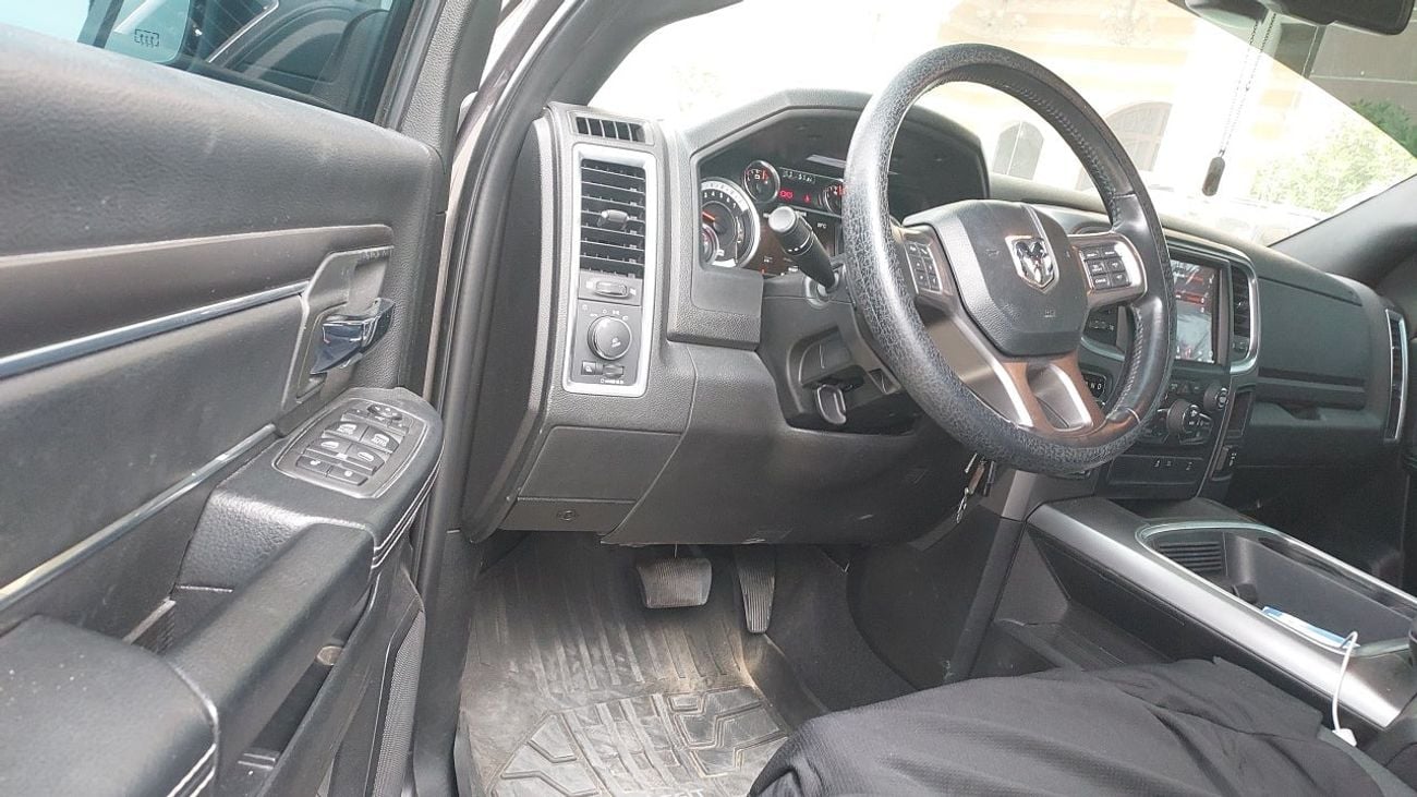 RAM 1500 CLASSIC WARLOCK 5.7 | Zero Down Payment | Home Test Drive