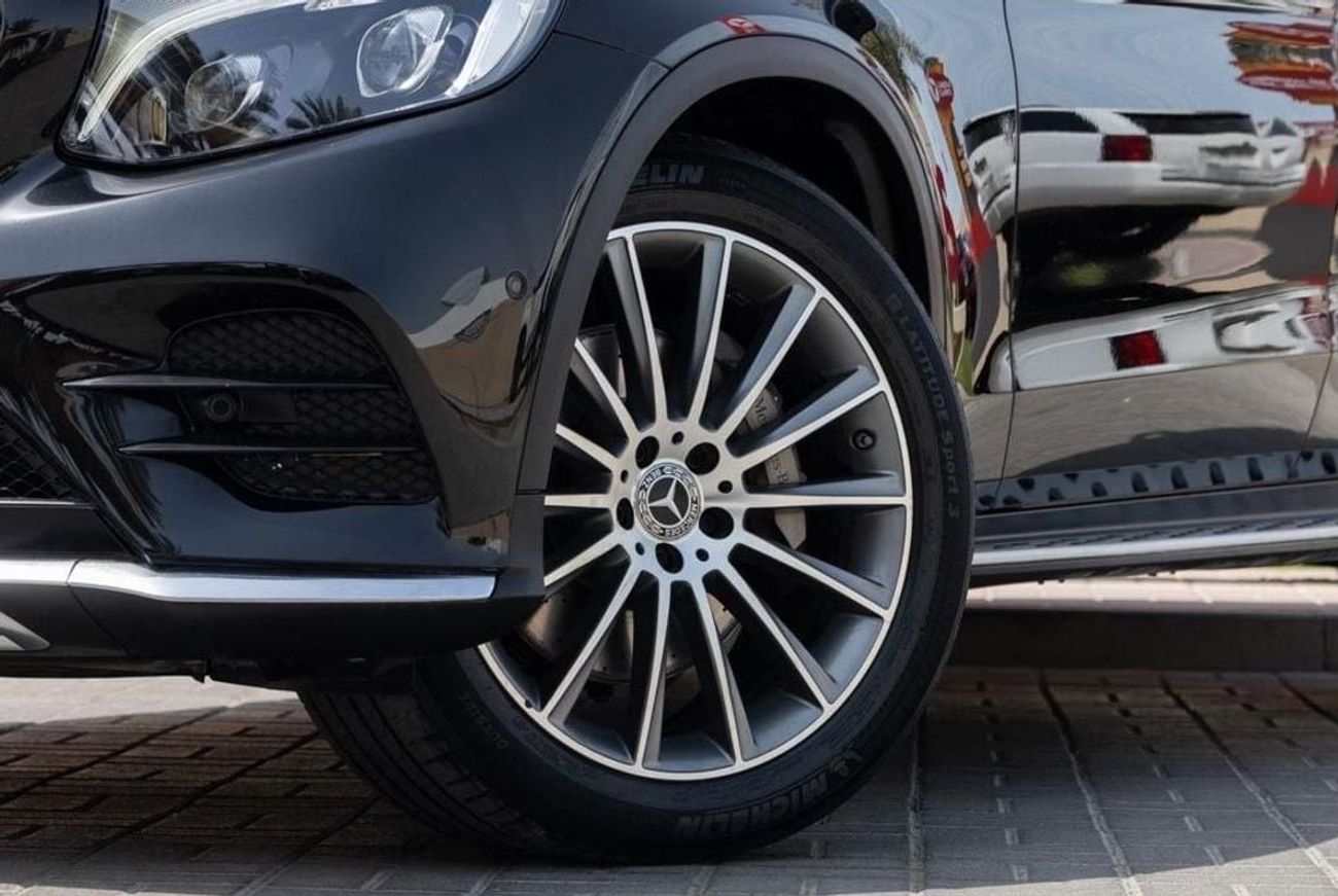 Mercedes-Benz GLC 250 AMG 2.0L Mercedes-Benz GLC250 Coupe AMG 2019 GCC under Warranty with Flexible Down-Payment.