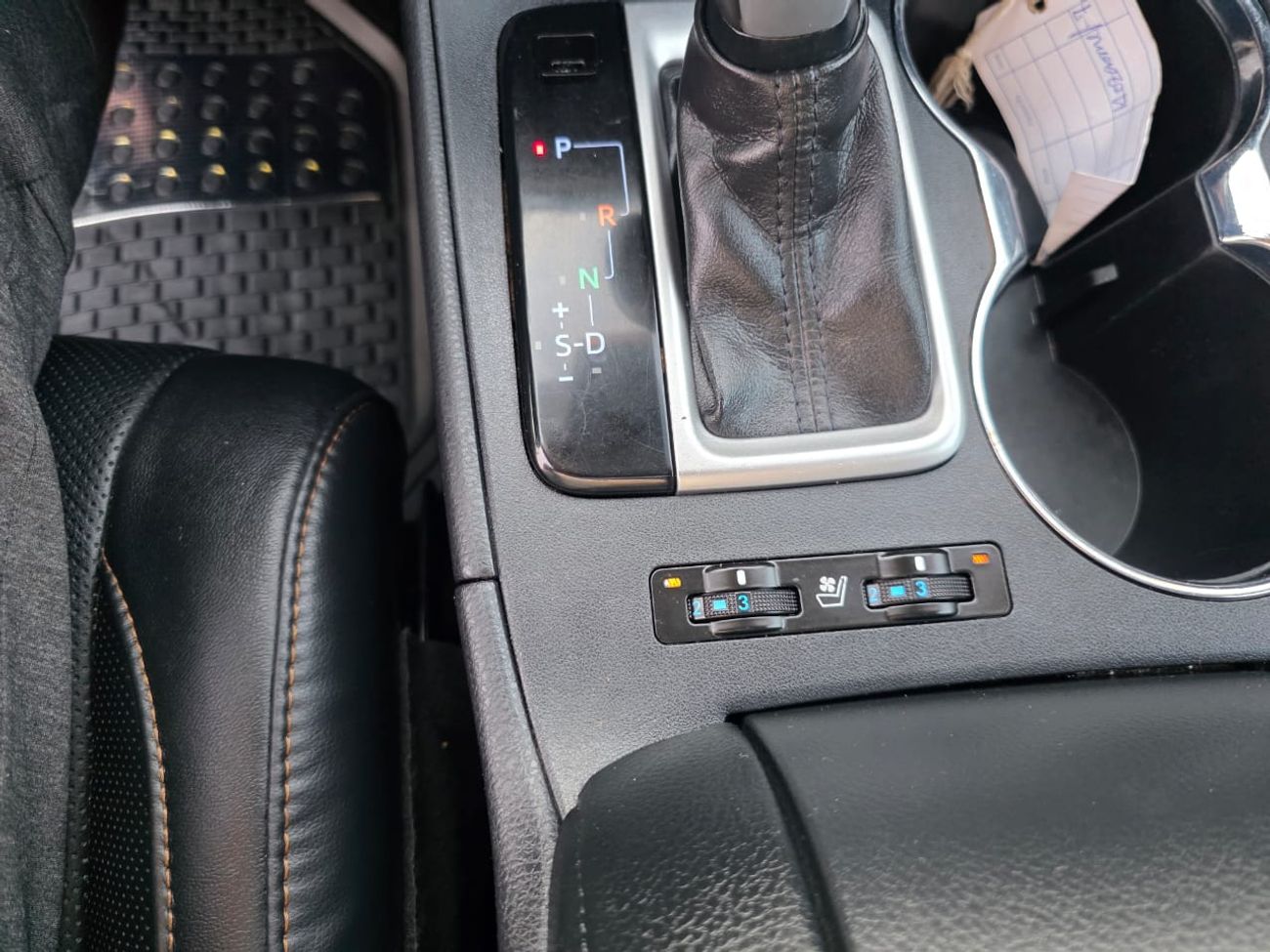 Toyota Highlander 2019 Model Limited Edition Sunroof , AWD, Push button and original leather