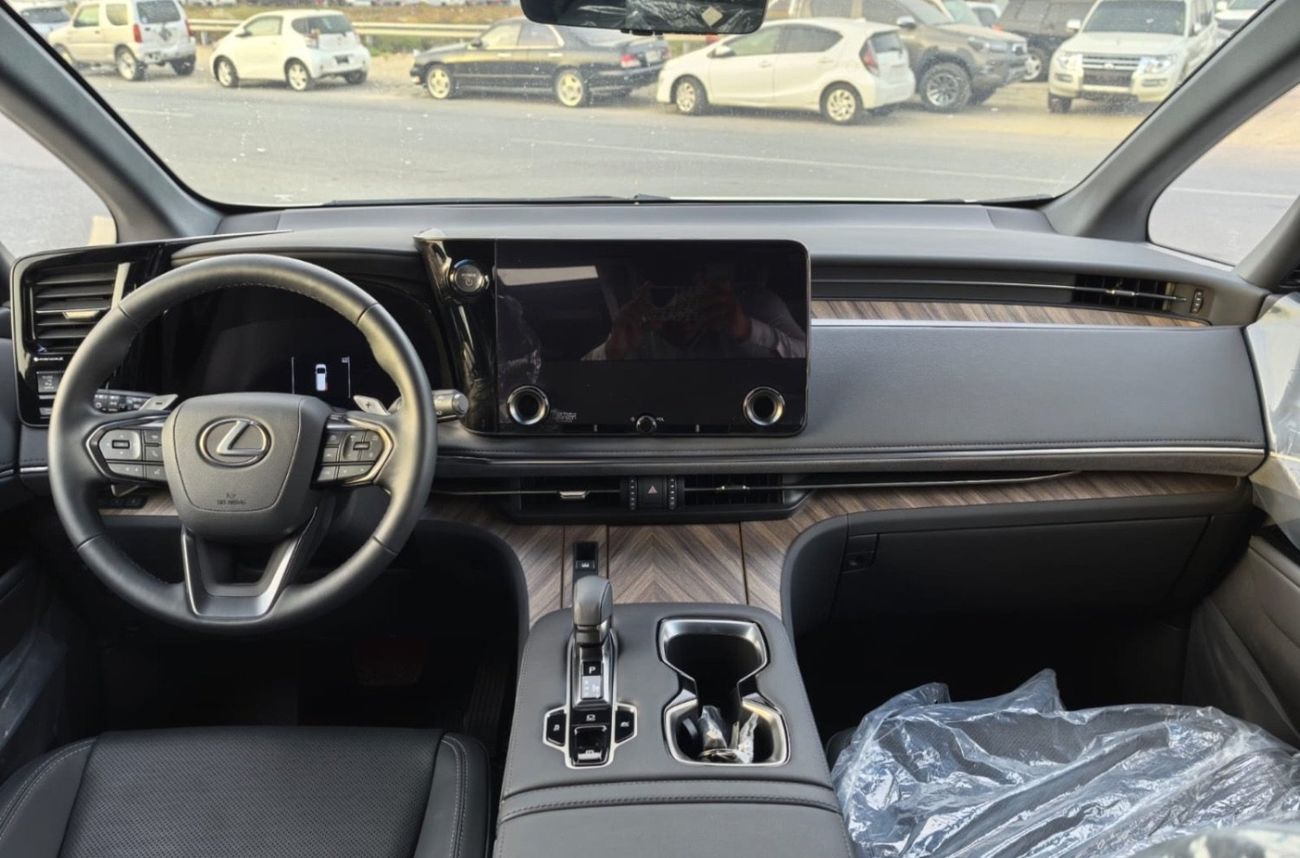 Lexus LM 350h 2025 LEXUS LM350h 2.5L HYBRID FULL OPTION