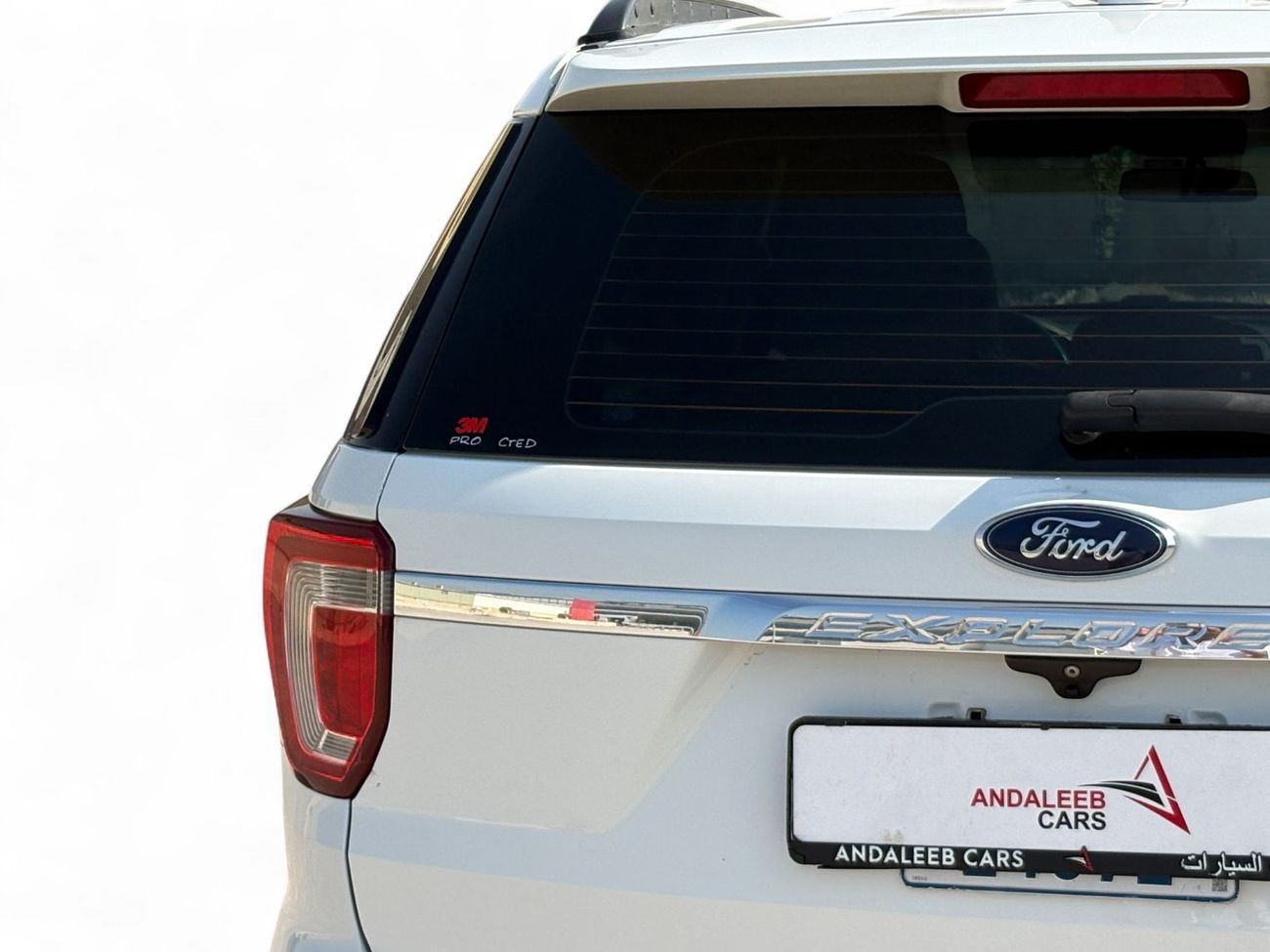 Ford Explorer FWD 3.5L V6 A/T | 2016 | GCC SPECS | WHITE EXTERIOR | AED 870 per month