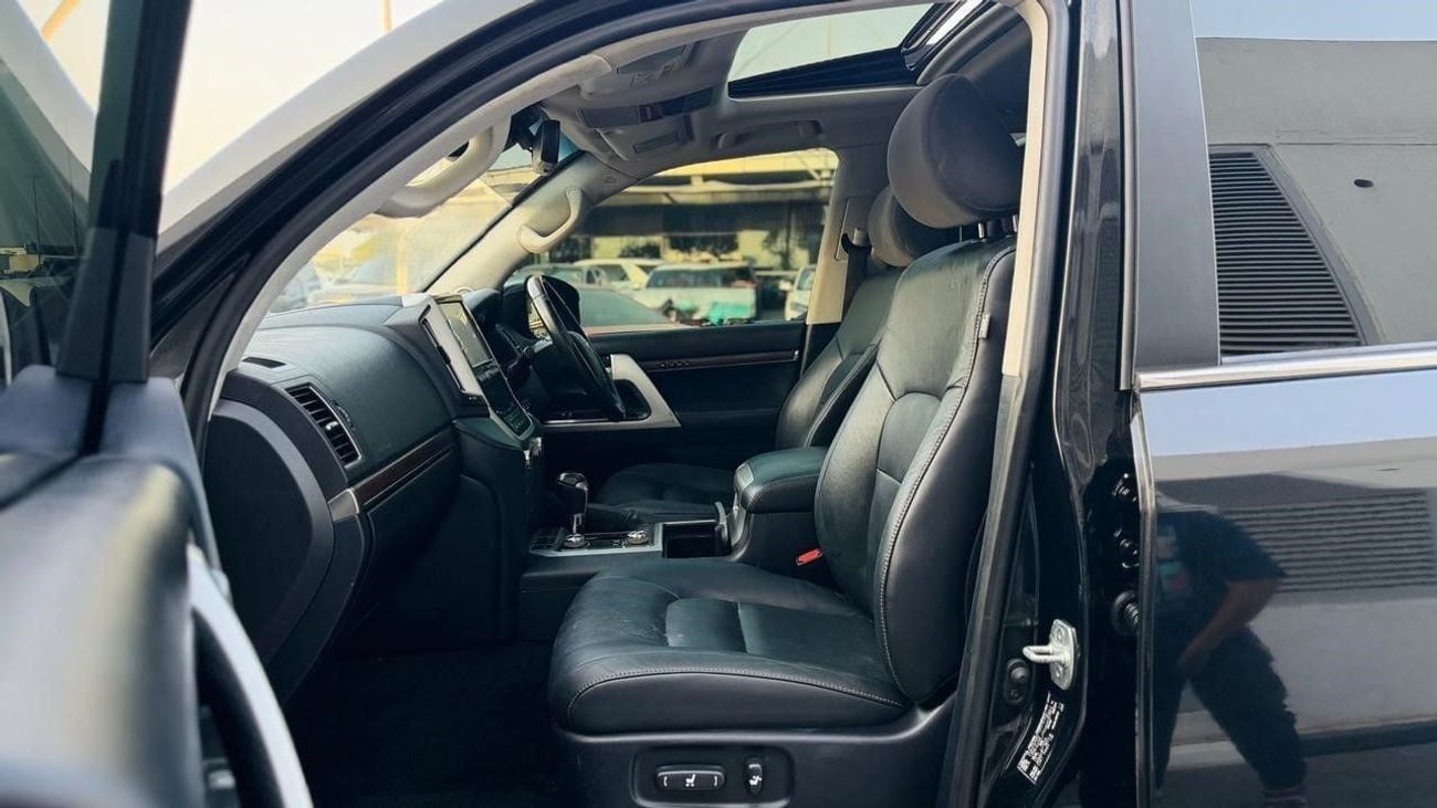 Toyota Land Cruiser SAHARA | MODIFIED TO LC300 | SUNROOF | PUSH START | POWER & MEMORY SEATS | 4.5L DIESEL | AUTO | COOL