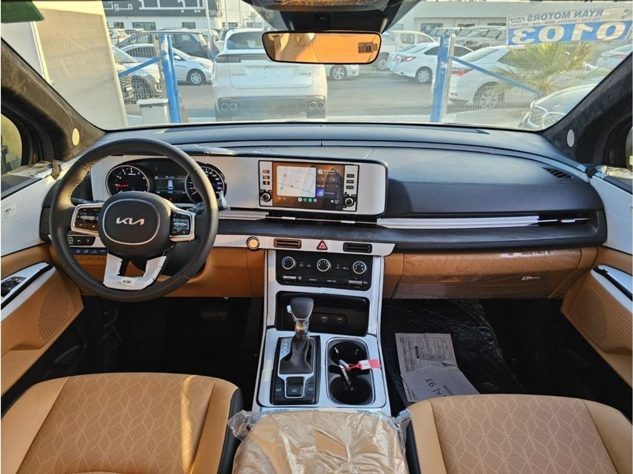 كيا كارنيفال Kia Carnival 3.5L V6, Petrol, Hi-Roof Limousine, Model 2023, Color Black