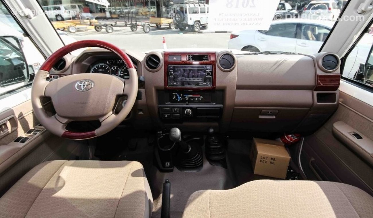 Toyota Land Cruiser Pick Up Petrol-V6-4.0L-Manual-transmission-0Km-2019