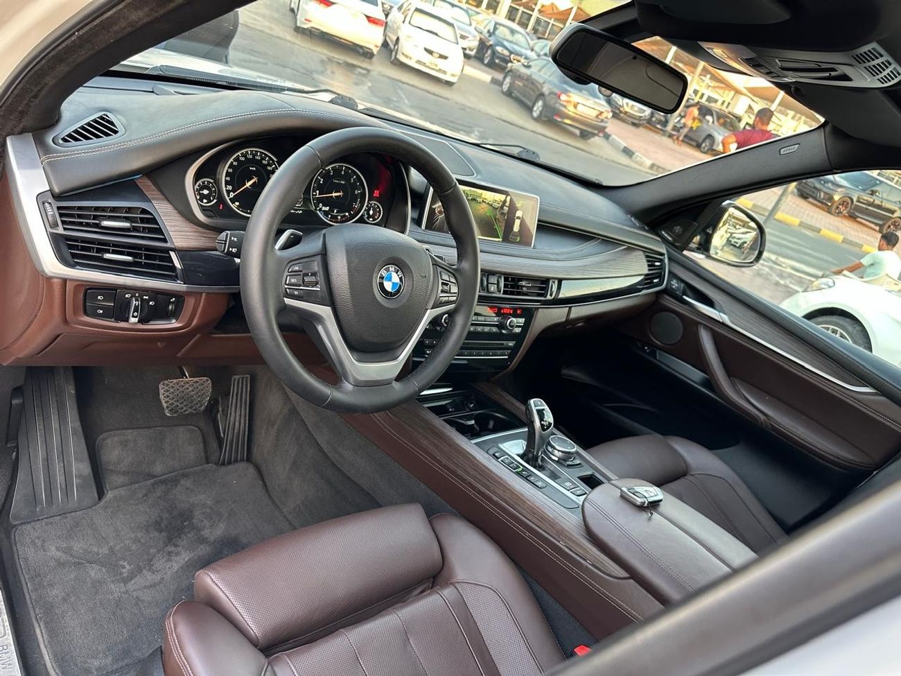 بي أم دبليو X5 50i لاكجري