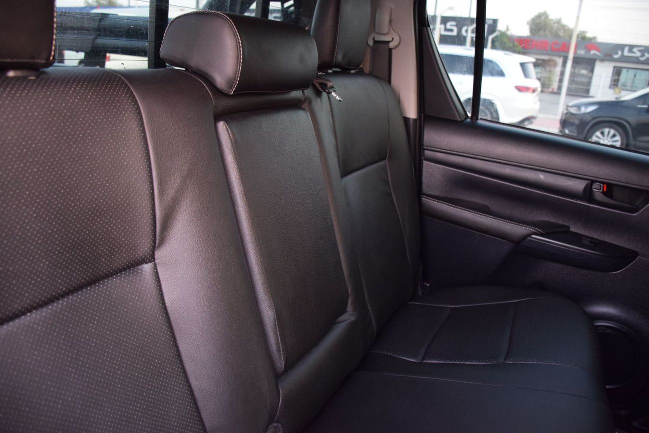 تويوتا هيلوكس S GLX 2.8L AWD M/T