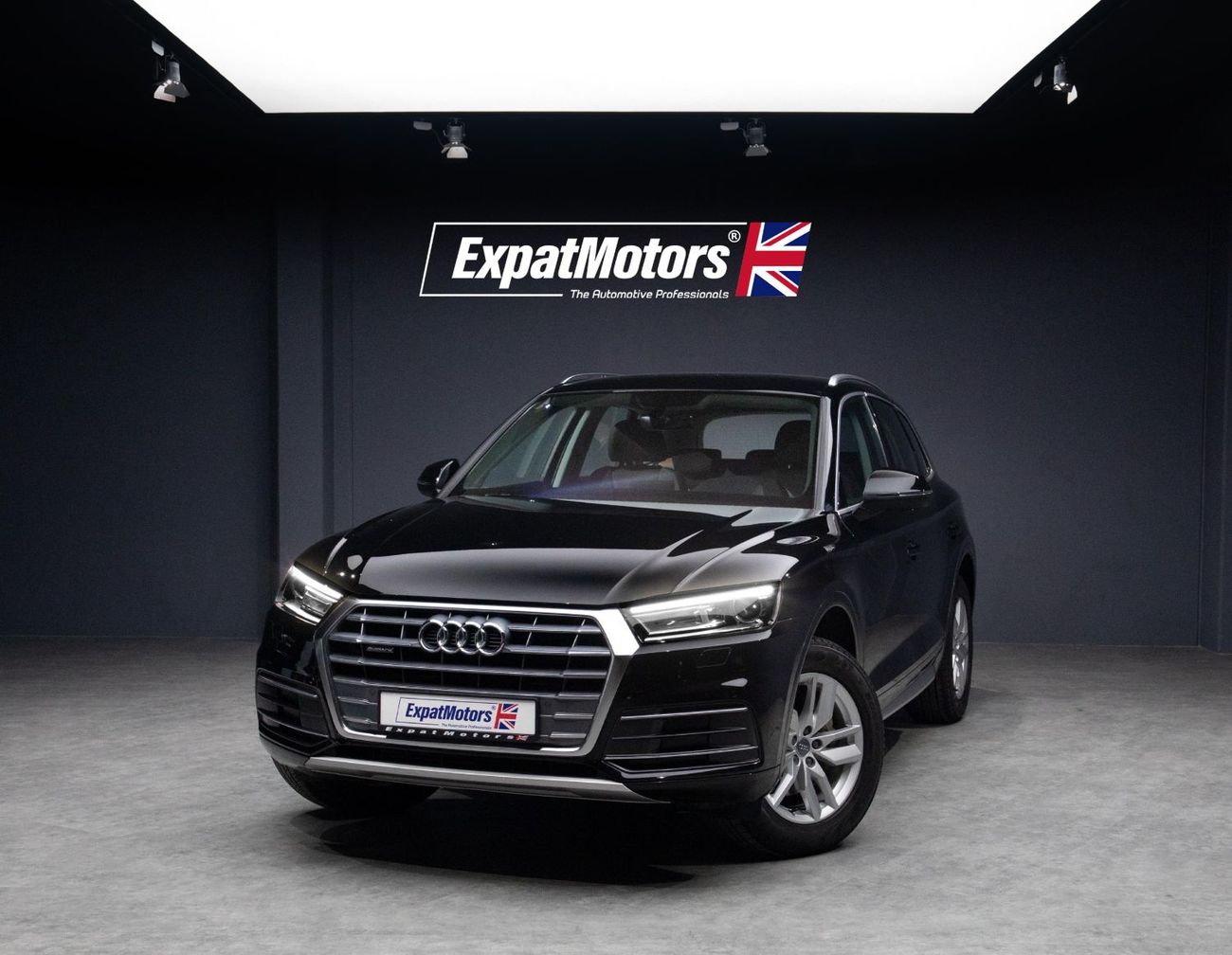 Audi Q5 45 TFSI Quattro 2.0L 1,870x60 • 0% DP • 2018 Audi Q5 45 TFSI Quattro • Warranty Available • GCC •