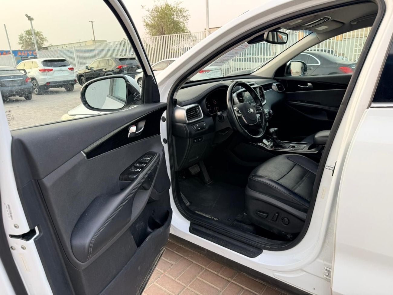 Kia Sorento 2019 KIA SORENTO 3.3L EX White READY 7 LEADER SEATS  5XYPH4A51KG460922