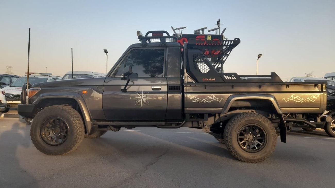 تويوتا لاند كروزر بيك آب RHD SINGAL CAP V8 MANUAL