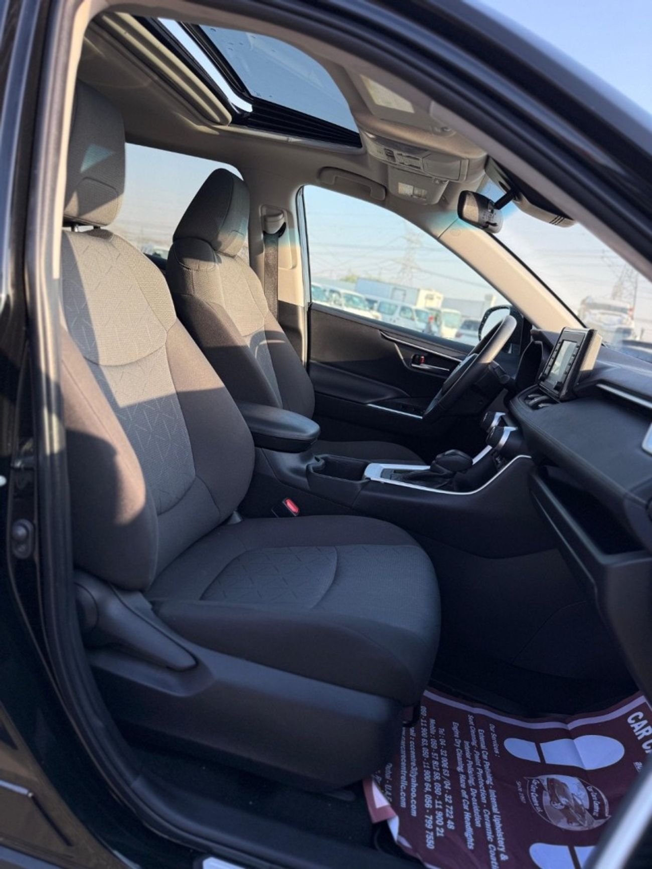 Toyota RAV4 XLE 4WD Full Option Sunroof, push start leather seats