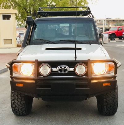 تويوتا لاند كروزر 70 LC76 LHD 1VD-FTV 4.5L V8 Diesel Engine Manual Gear 4WD 7 Seats 5 Doors