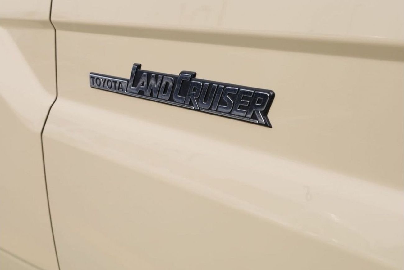 Toyota Land Cruiser Pick Up Toyota Land Cruiser Pickup LC 4.0Ltr. Double Cab Pick Up (V6cylinder - PETROL)Model