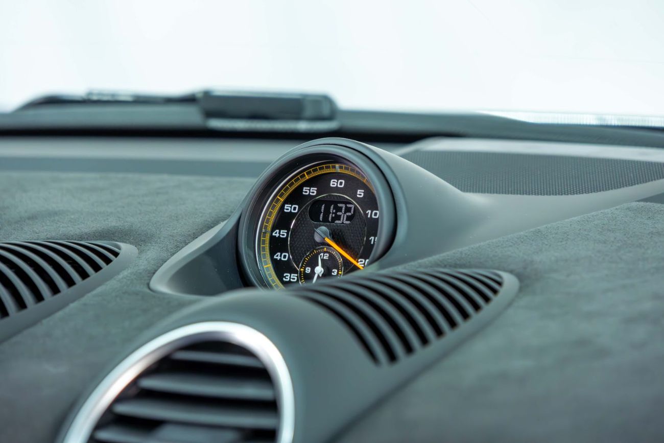 بورش كايمان 718 GT4 RS 4.0L (493 HP) A/T