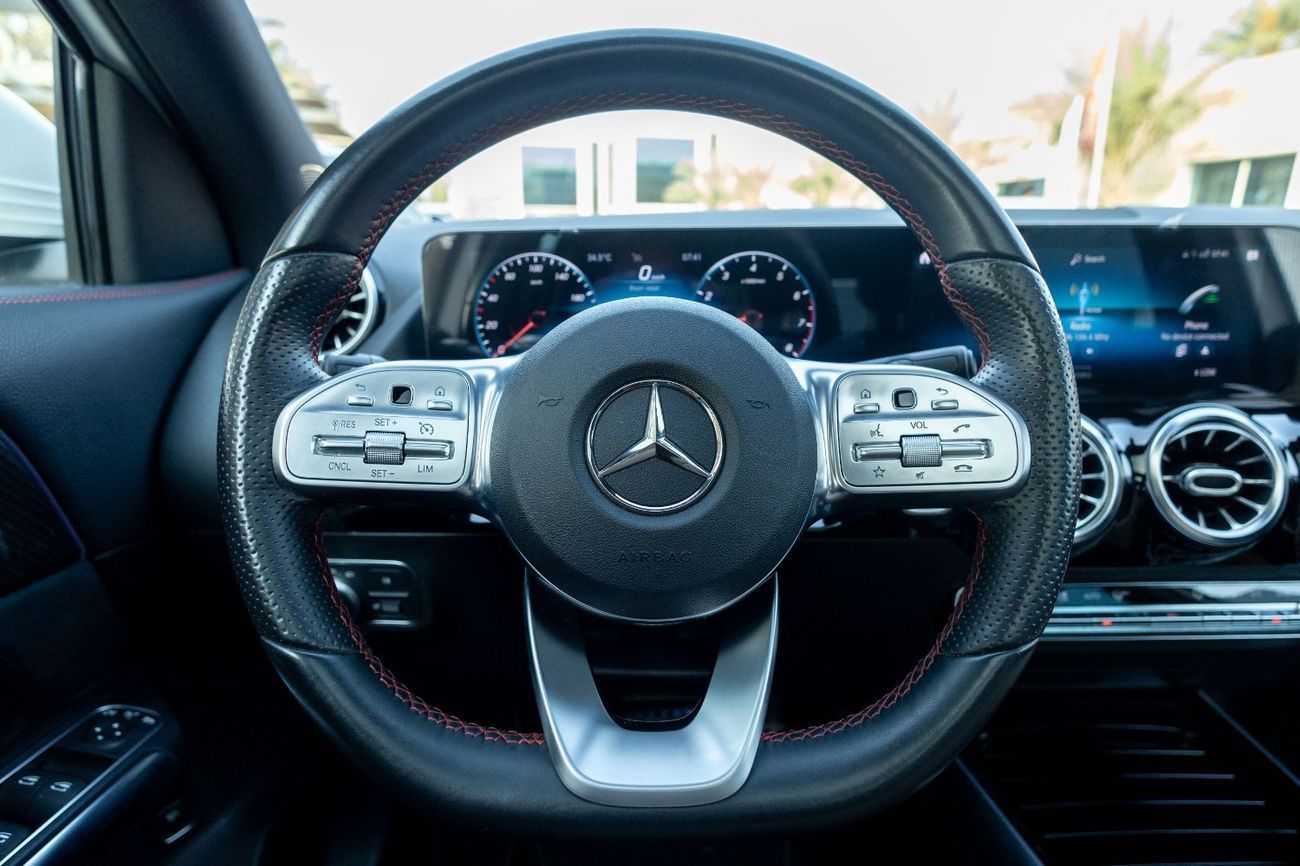 Mercedes-Benz GLA 200 Premium 1.4L