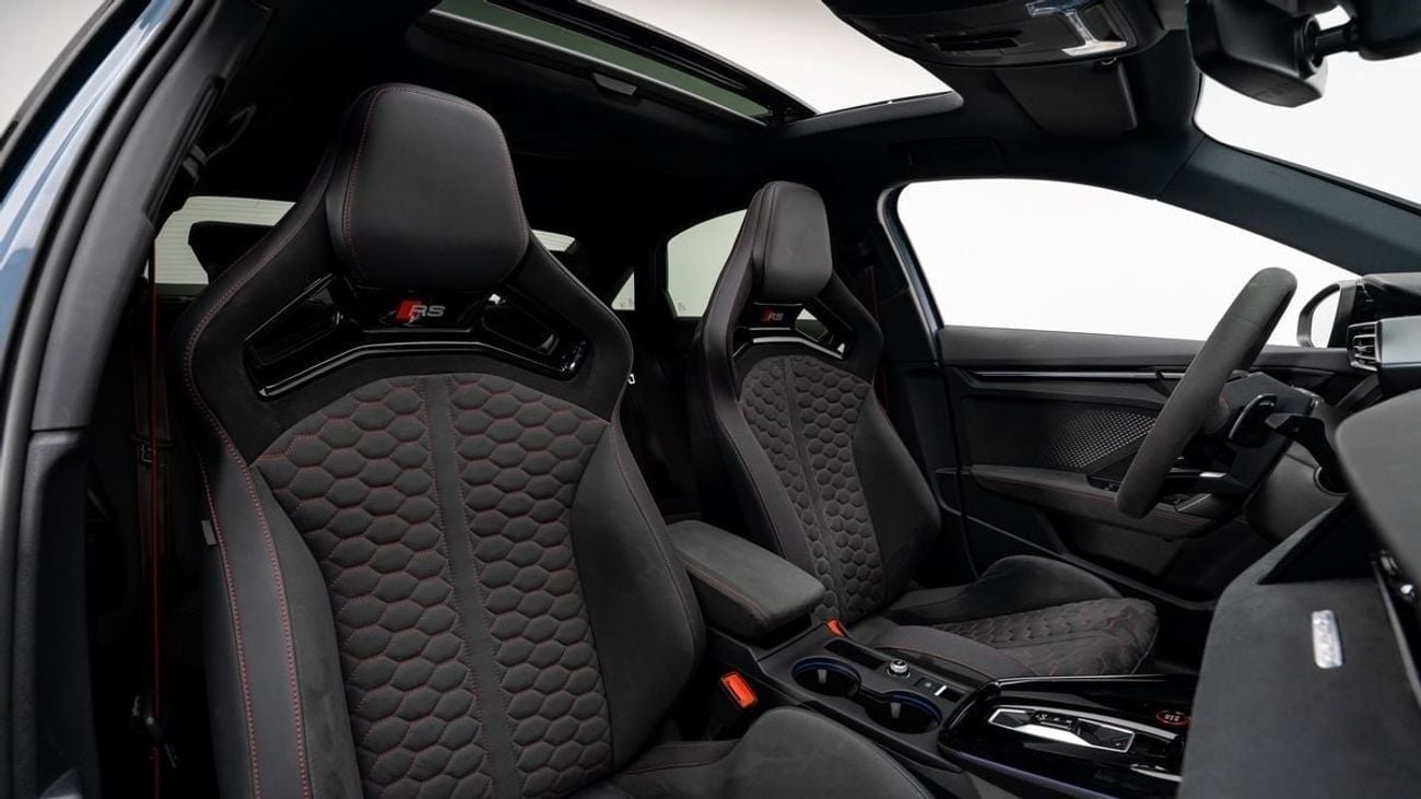 أودي RS3 STANDARD - 2025 - Euro Specs - Under Dealer Service Contract