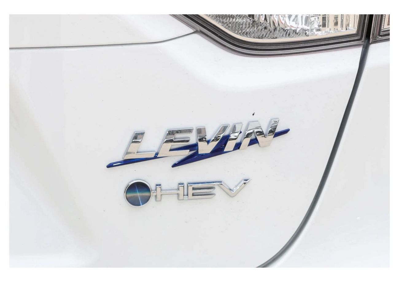 تويوتا ليفين LUXUARY