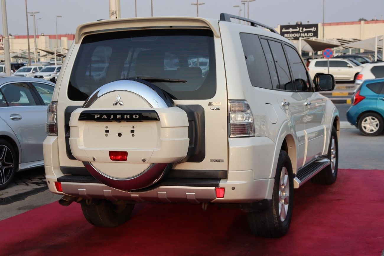 ميتسوبيشي باجيرو GLS هايلاين اعلى