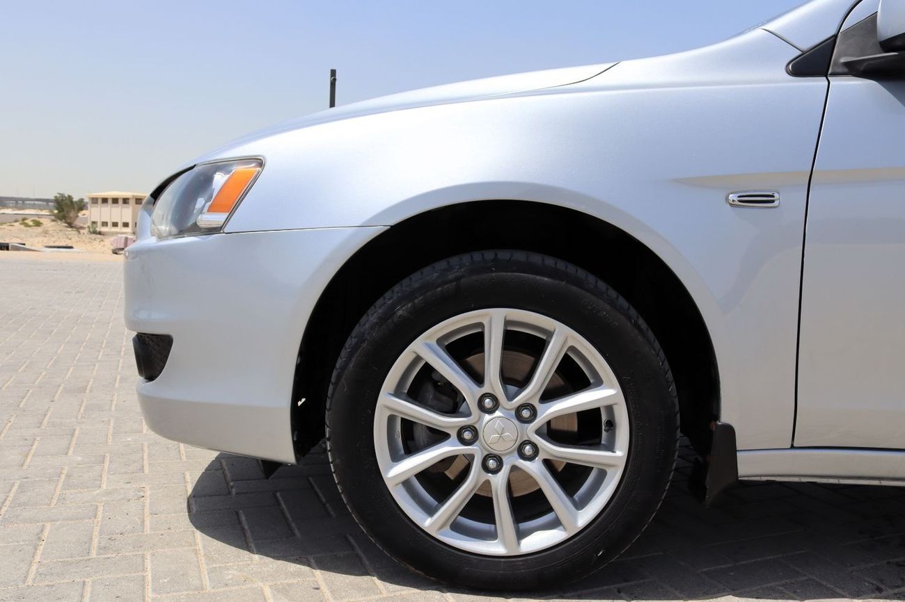 Mitsubishi Lancer ACCIDENTS FREE - GCC - 1600 CC - FULL OPTION - ORIGINAL PAINT