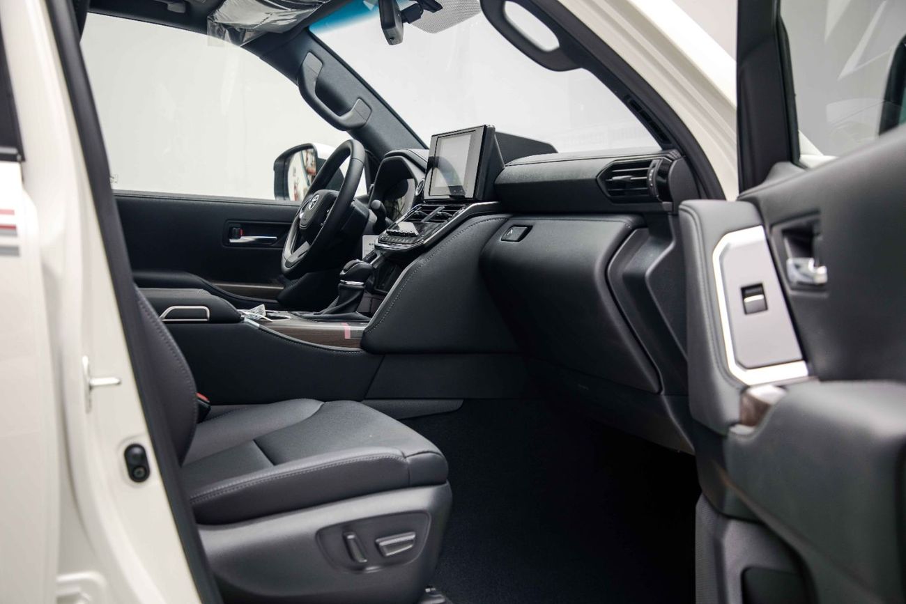 تويوتا لاند كروزر GXR 4.0L - Pearl White Inside Black | Export Only