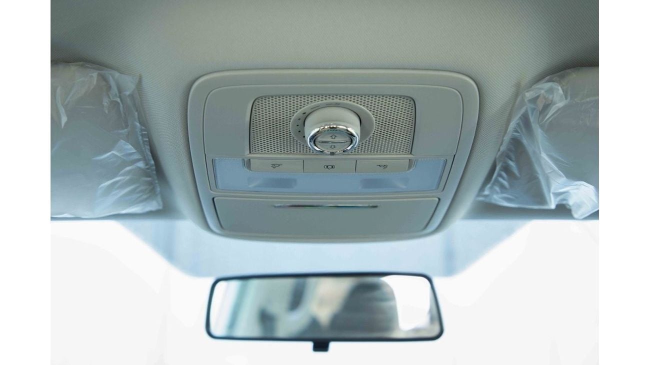 MG RX8 2023 MG RX8 4X2 2.0 STANDARD - Pearl White inside Beige