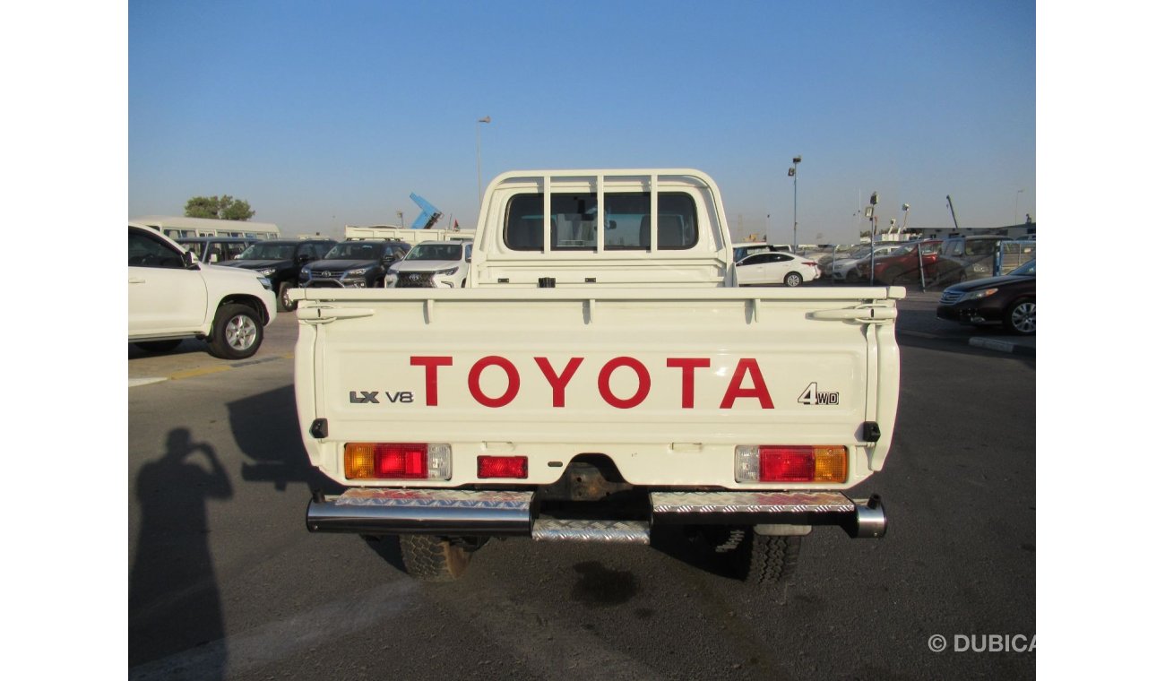 تويوتا لاند كروزر بيك آب TOYOTA LAND CRUISER PICK UP RIGHT HAND DRIVE (PM984)