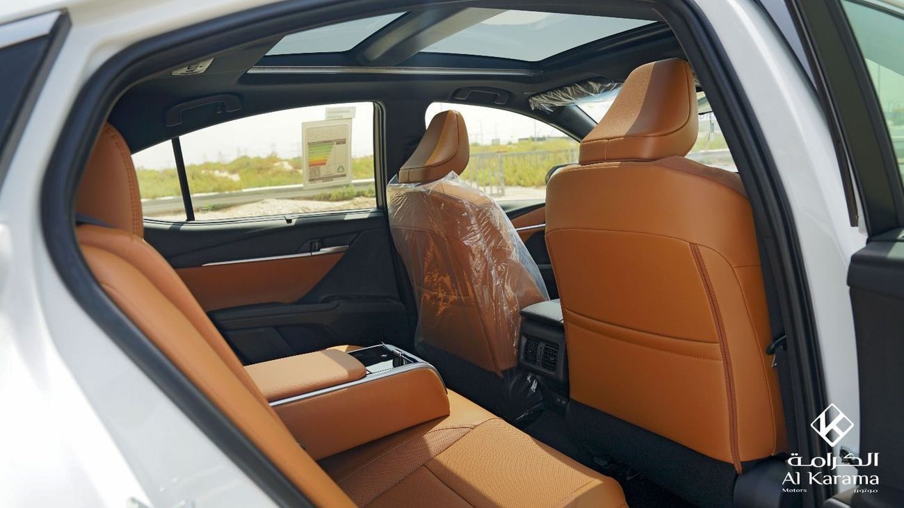 تويوتا كامري Lumiere 2.5L Hybrid - GCC Specs - Radar - Head Up Display - 360 Camera -  Touch Control Rear Seats