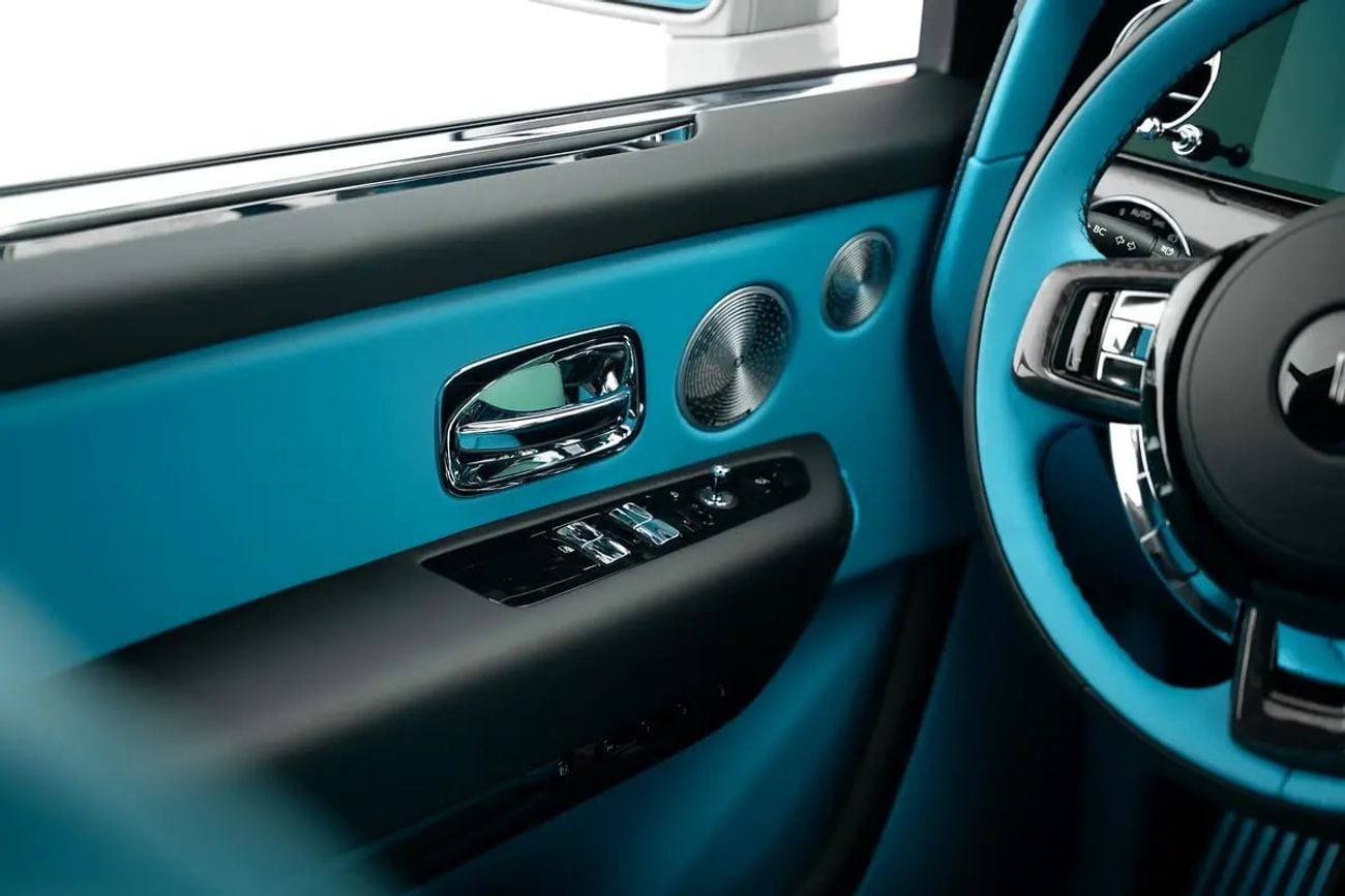 Rolls-Royce Cullinan BLACK BADGE WITH WARRANTY AND SERVICE CONTRACT