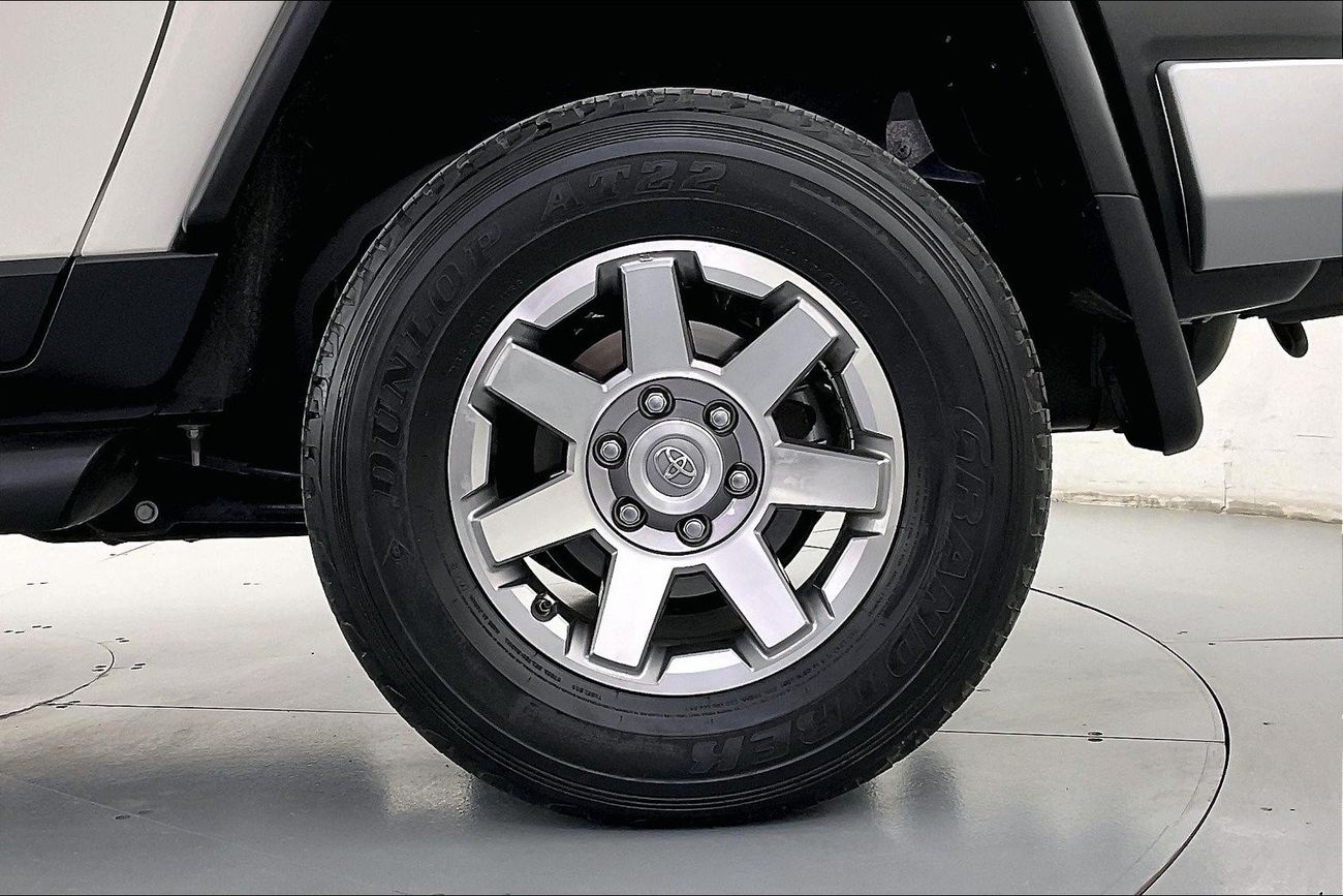 Toyota Camry SE| 1 year free warranty | Exclusive Eid offer