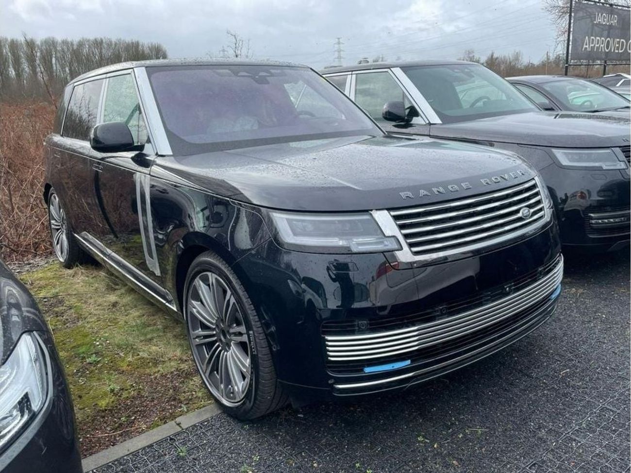 لاند روفر رينج روفر سبورت Range rover SV P 530 First class Signature 2025 (For export only)