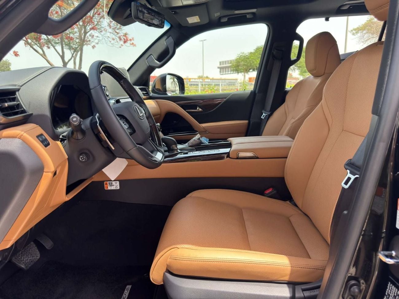 لكزس LX 700h SIGNATURE