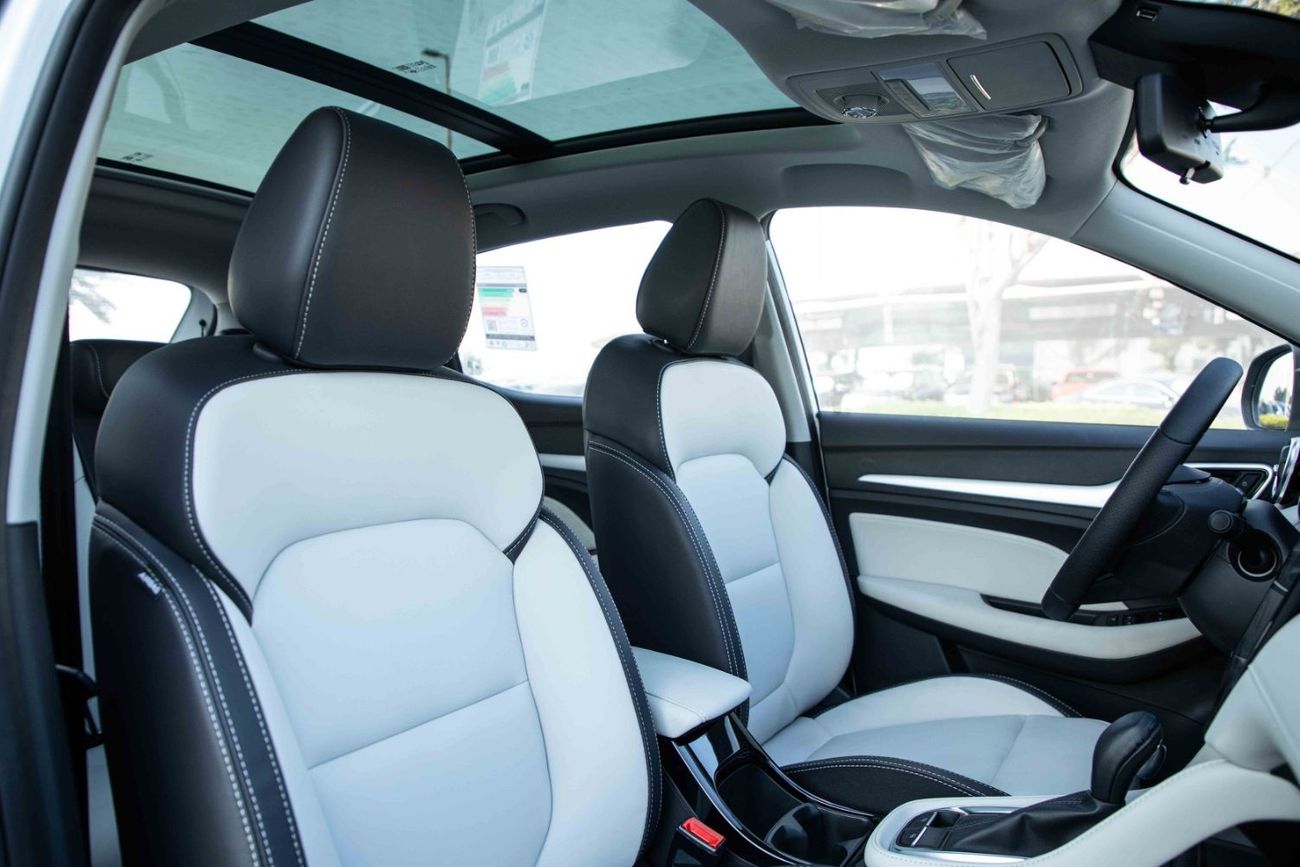 MG HS 2023 MG ZS 1.3 TROPHY - Black inside Beige