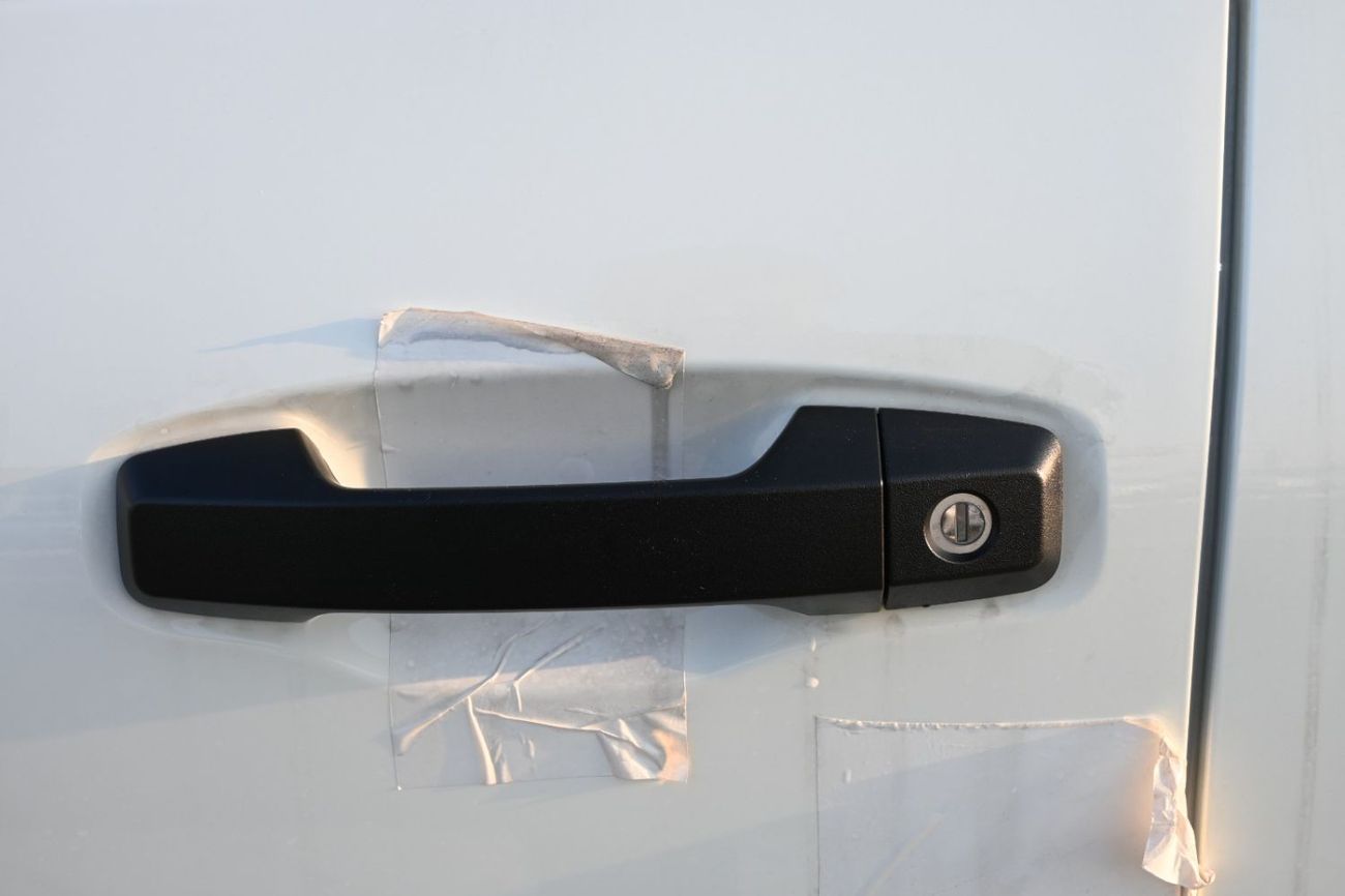 Mitsubishi L200 2.4L GL DSL DC 4X4 5MT Mid-Line 2025