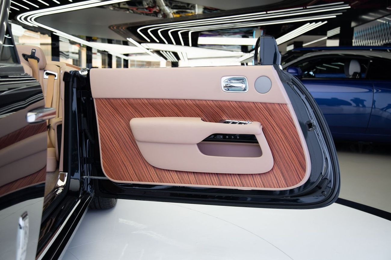 رولز رويس داون Rolls Royce Dawn