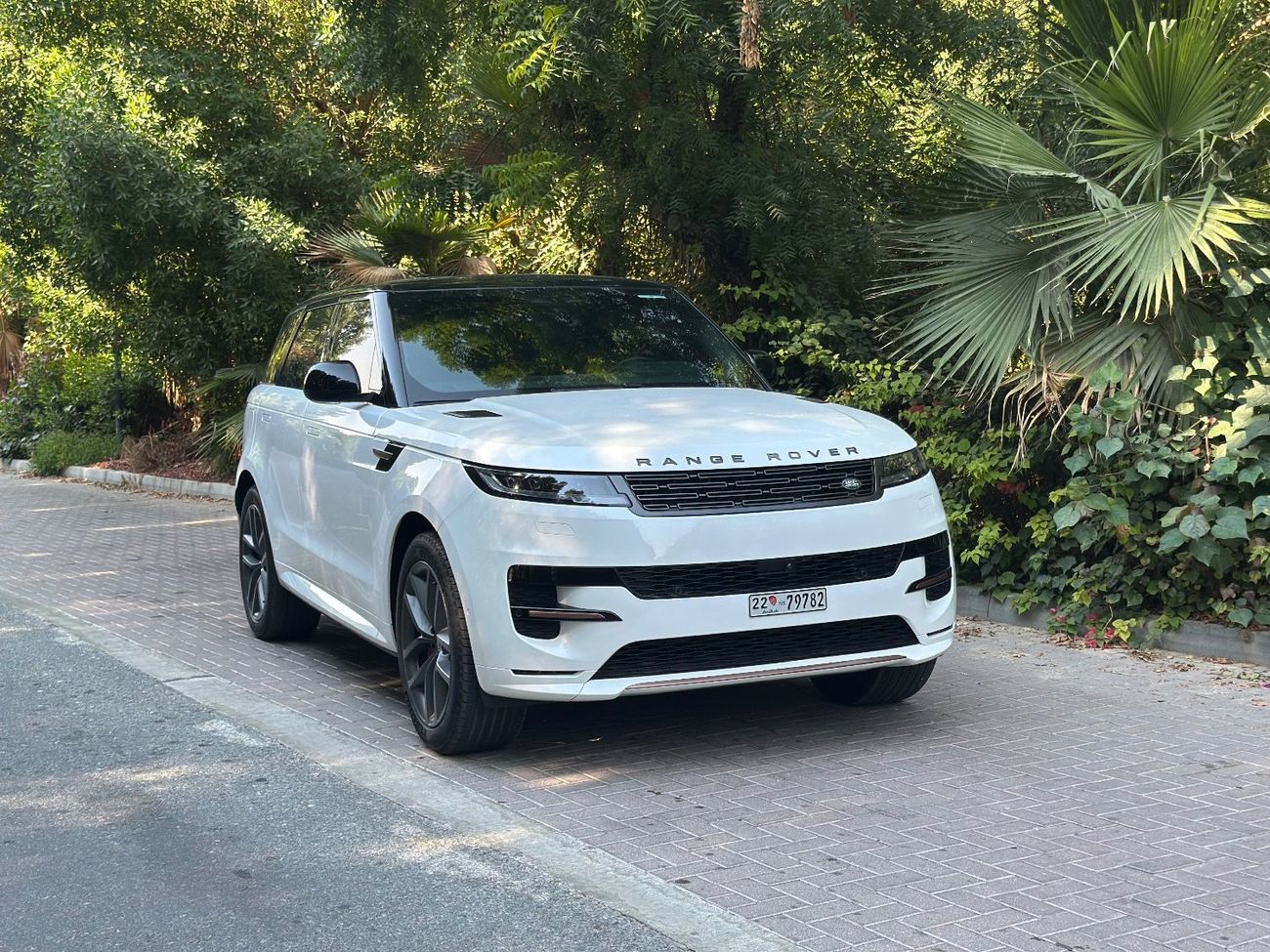 Land Rover Range Rover Sport Dynamic SE P360 | 2025 | GCC Specs | 3.0L V6 355 HP | Full Option | 3000 KM | Like New